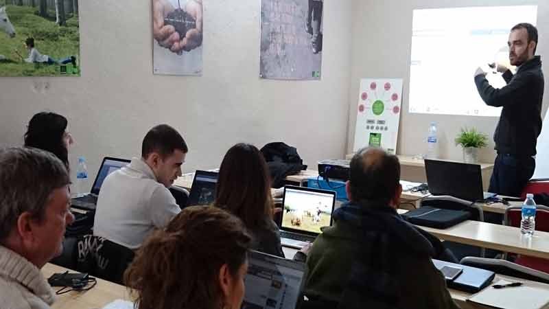 Les instal·lacions juvenils amplien coneixements de cuina i comunicació