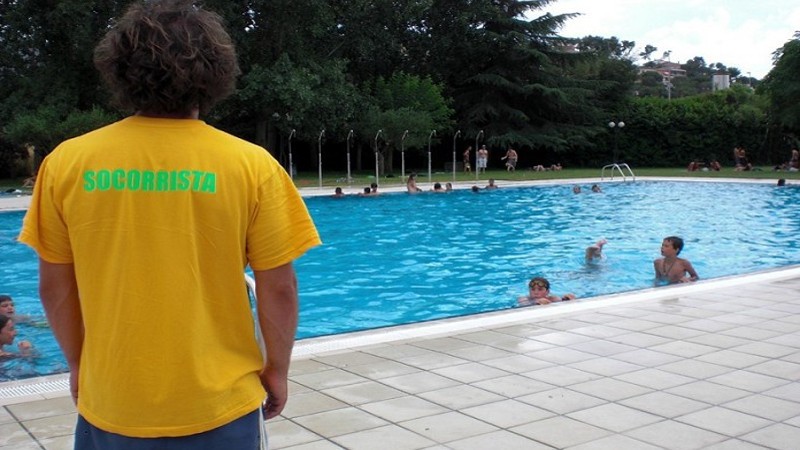 Socorrisme a les piscines de les cases de colònies