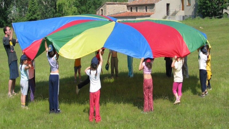 Comença la temporada de colònies escolars on milers d'infants aprenen a compartir i a conviure